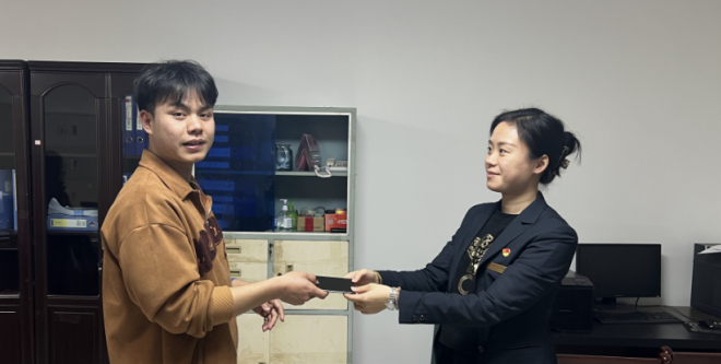 吉安公交:假期歸家遺失手機 公交司機幫助找回